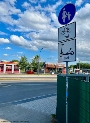 Auf dem Gehweg entlang der Greifswalder Chaussee kann ab sofort auf beiden Seiten in Fahrtrichtung mit dem Rad gefahren werden, mit Elektrorollern auch