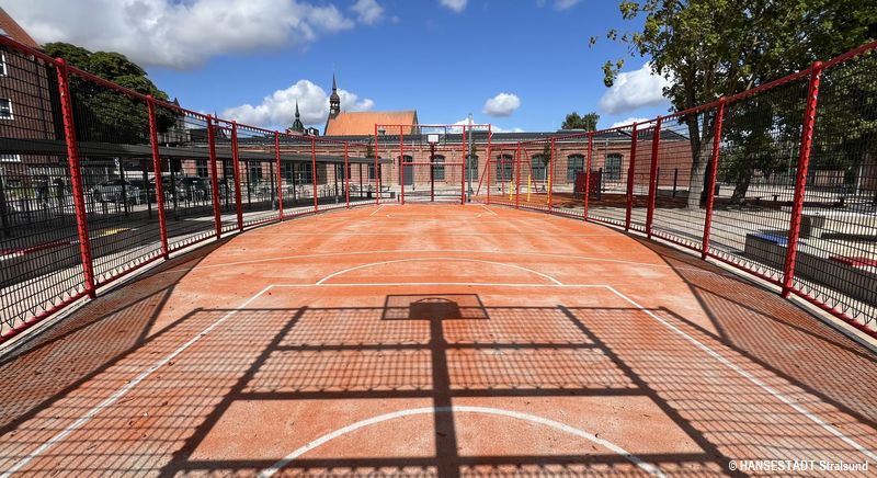 Basketball Court auf dem Campusgelände
