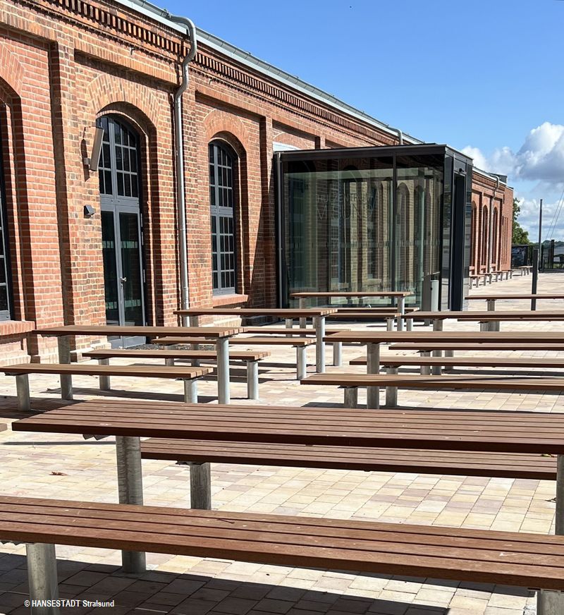 Das Freiluftklassenzimmer erhält noch einen Sonnenschutz