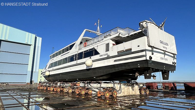 Hiddenseefähre Gellen auf dem Schiffslift