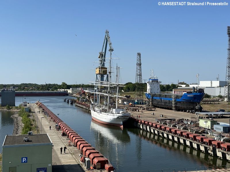 Gorch Fock 1 fest vertäut im Schiffslift